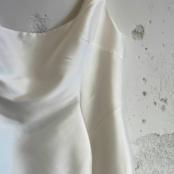 NWT Private Label Satin Wedding Dress with Train and Buttons - Picture 2 of 6